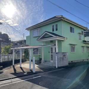 高知市西秦泉寺 戸建住宅 【敷地面積約55坪、明るい外観の4LDK】